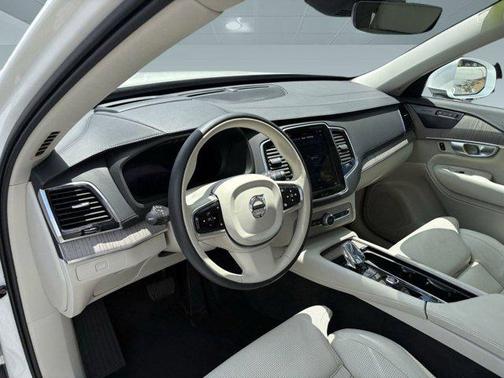 2024 Volvo XC90 B6 Ultimate Bright Theme 7-Seater