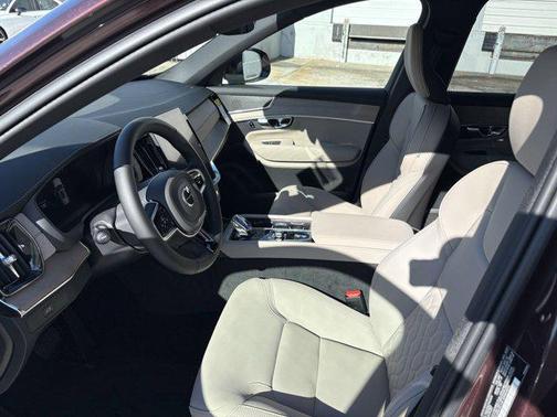 2026 Volvo XC90 B5 Plus 7-Seater