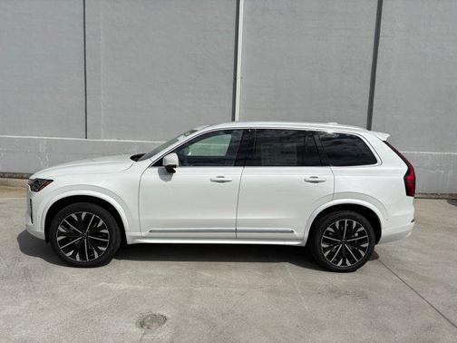 2026 Volvo XC90 B6 Ultra 7-Seater