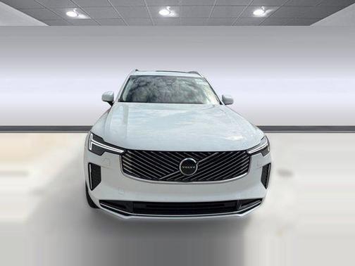 Crystal White Pearl 2026 Volvo XC90 B6 Ultra 7-Seater