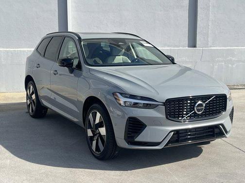 2025 Volvo XC60 Plug-In Hybrid T8 Plus