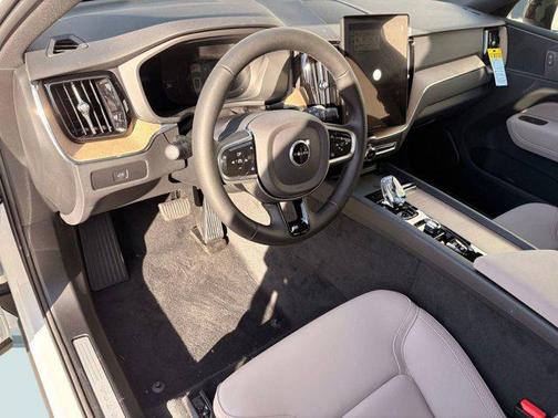 2026 Volvo XC60 B5 Core