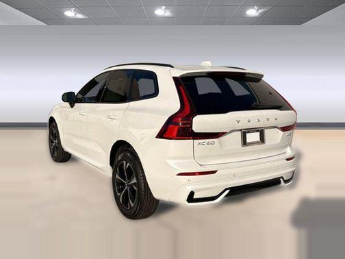 2026 Volvo XC60 B5 Core
