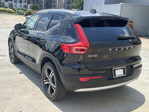 2024 Volvo XC40 B5 Core Bright Theme