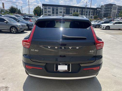 2024 Volvo XC40 B5 Core Bright Theme