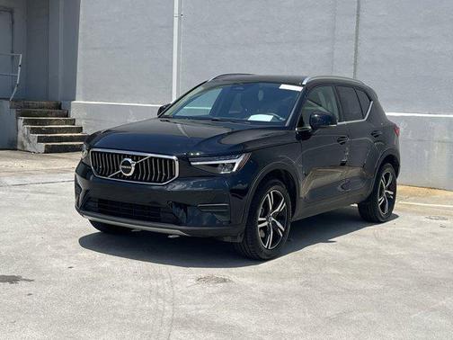 2024 Volvo XC40 B5 Core Bright Theme