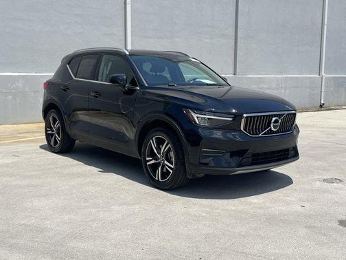 2024 Volvo XC40 B5 Core Bright Theme
