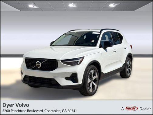 2023 Volvo XC40 B5 Plus Dark Theme