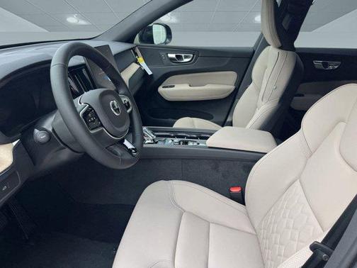 2026 Volvo XC60 B5 Core