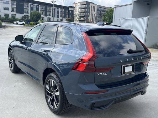 2026 Volvo XC60 Core B5 AWD Gas (mild hybrid) Gasoline Dark