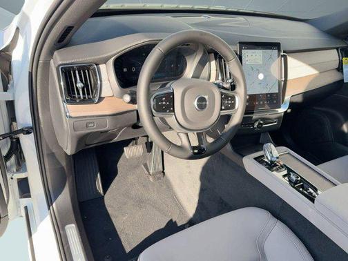 2026 Volvo XC90 Plus, B6 AWD Gas (mild hybrid), Gasoline, Bright, 6 Seats