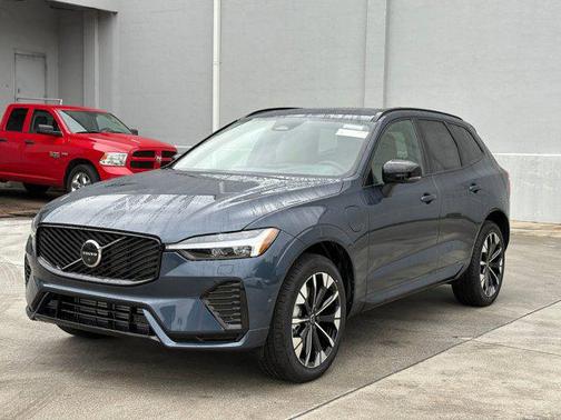 2026 Volvo XC60 Plug-In Hybrid T8 Plus