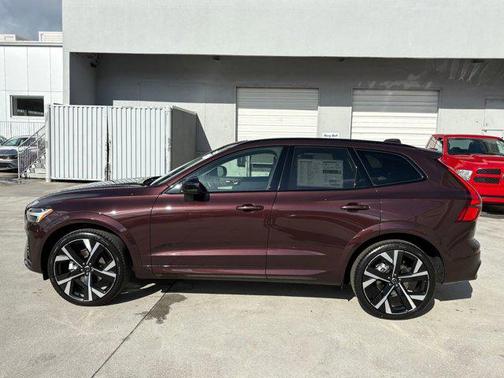 2026 Volvo XC60 B5 Ultra