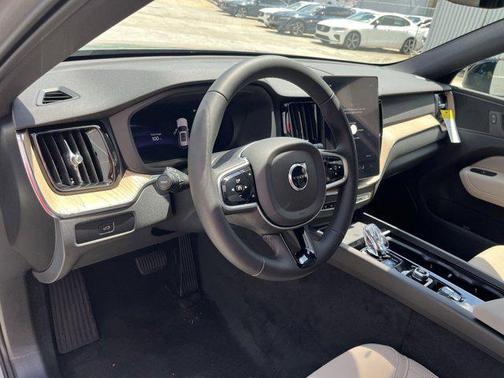 2026 Volvo XC60 B5 Plus