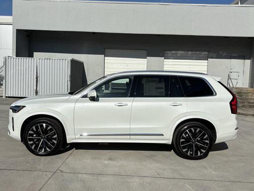 2026 Volvo XC90 B6 Plus 7-Seater