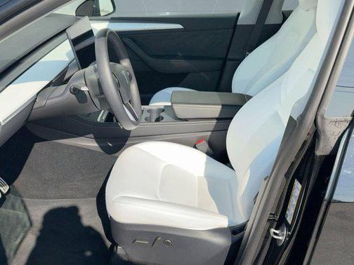 2025 Tesla Model Y Performance Dual Motor All-Wheel Drive