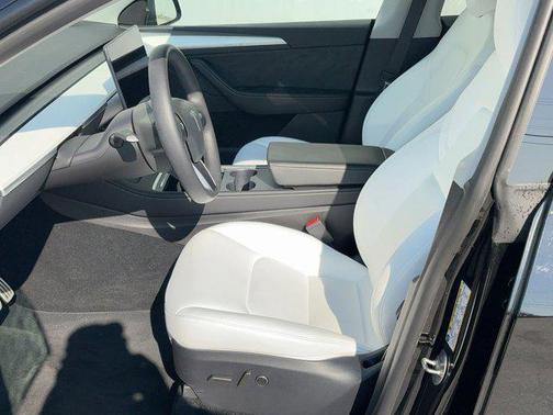 2025 Tesla Model Y Performance Dual Motor All-Wheel Drive