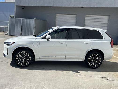 2025 Volvo XC90 Plug-In Hybrid T8 Ultra 7-Seater