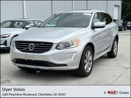 Bright Silver Metallic 2017 Volvo XC60 T5 Inscription