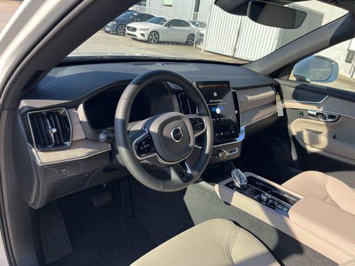 2026 Volvo XC90 B6 Core