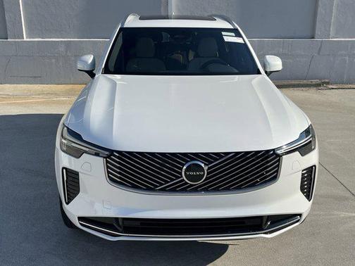 2026 Volvo XC90 B6 Core