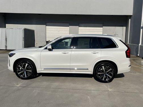 2026 Volvo XC90 B6 Core