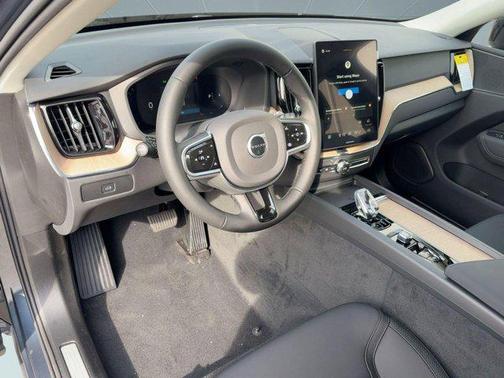 2026 Volvo XC60 B5 Core