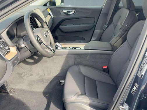 2026 Volvo XC60 B5 Core