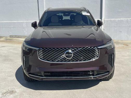 2025 Volvo XC90 B5 Core