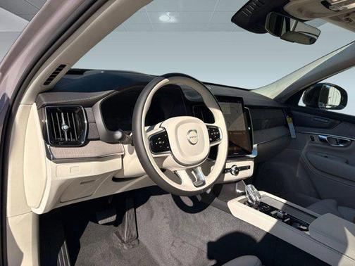 2026 Volvo XC90 B6 Ultra Dark Theme 7-Seater