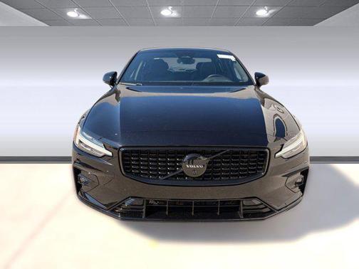 2023 Volvo S60 B5 Plus Black Edition