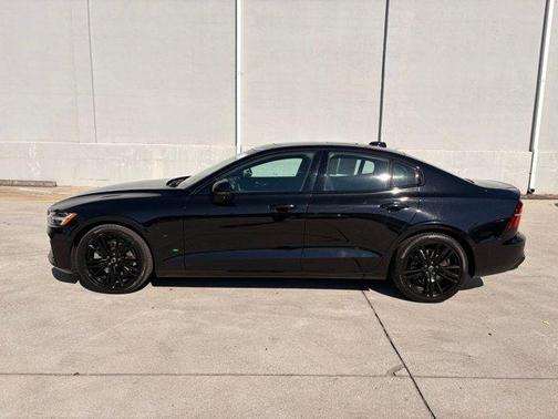 2023 Volvo S60 B5 Plus Black Edition