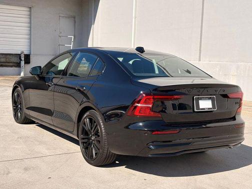 2023 Volvo S60 B5 Plus Black Edition