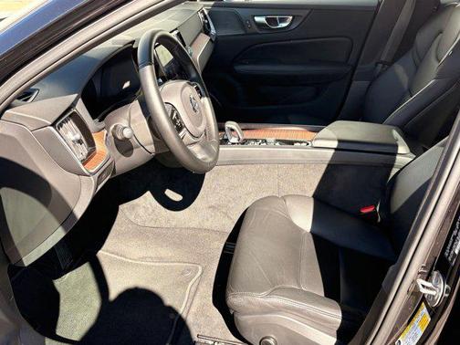 2023 Volvo S60 B5 Plus Black Edition