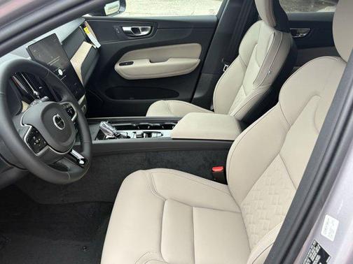 2026 Volvo XC60 B5 Core