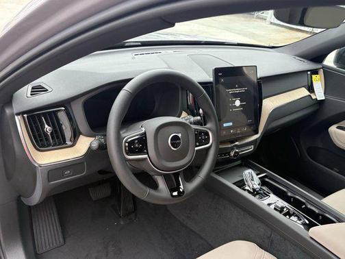 2026 Volvo XC60 B5 Core