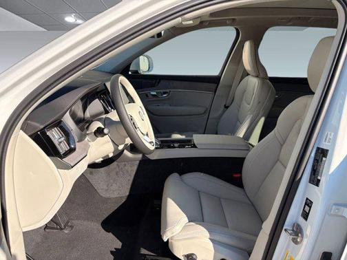 2026 Volvo XC90 B6 Ultra 7-Seater