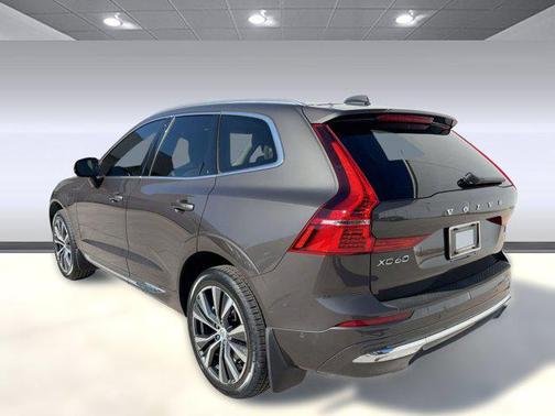 2022 Volvo XC60 Recharge Plug-In Hybrid T8 Inscription Expression