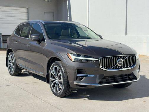 2022 Volvo XC60 Recharge Plug-In Hybrid T8 Inscription Expression