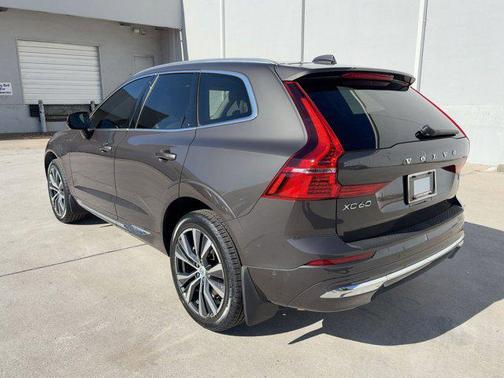 2022 Volvo XC60 Recharge Plug-In Hybrid T8 Inscription Expression