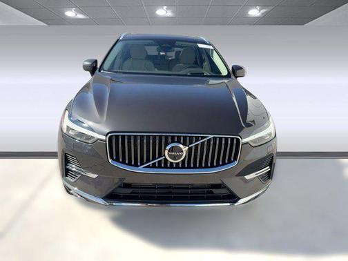 2022 Volvo XC60 Recharge Plug-In Hybrid T8 Inscription Expression