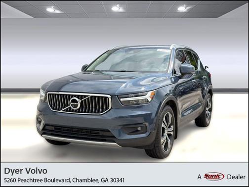 Denim Blue Metallic 2022 Volvo XC40 T5 Inscription