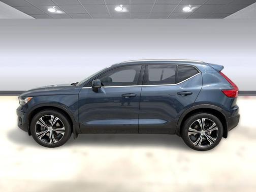 Denim Blue Metallic 2022 Volvo XC40 T5 Inscription