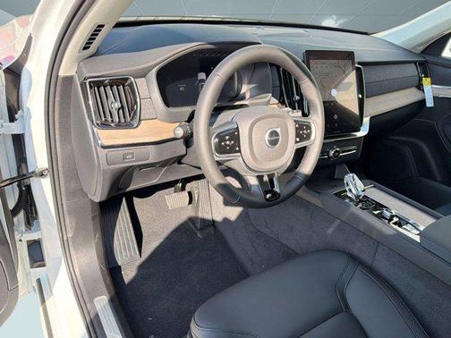 Crystal White Pearl 2026 Volvo XC90 Plus, B6 AWD Gas (mild hybrid), Gasoline, Bright, 7 Seats