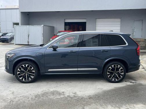 2025 Volvo XC90 Plug-In Hybrid T8 Ultra 7-Seater