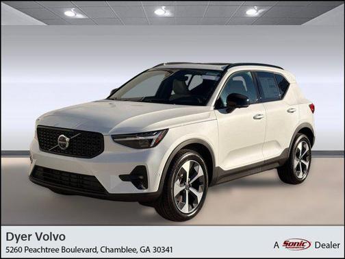 2026 Volvo XC40 B5 Plus