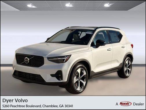 2026 Volvo XC40 B5 Plus