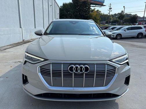 2019 Audi e-tron Premium Plus