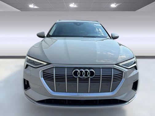 2019 Audi e-tron Premium Plus