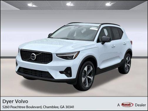 2026 Volvo XC40 B5 Plus
